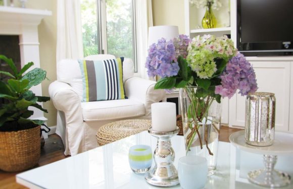 Add Color to your Interior, Add Flowers!